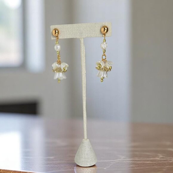 Multi tulip flower drop pearl earring - Picture 2 of 4